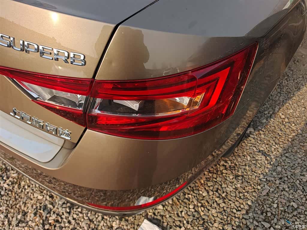 Skoda Superb, 2018 8