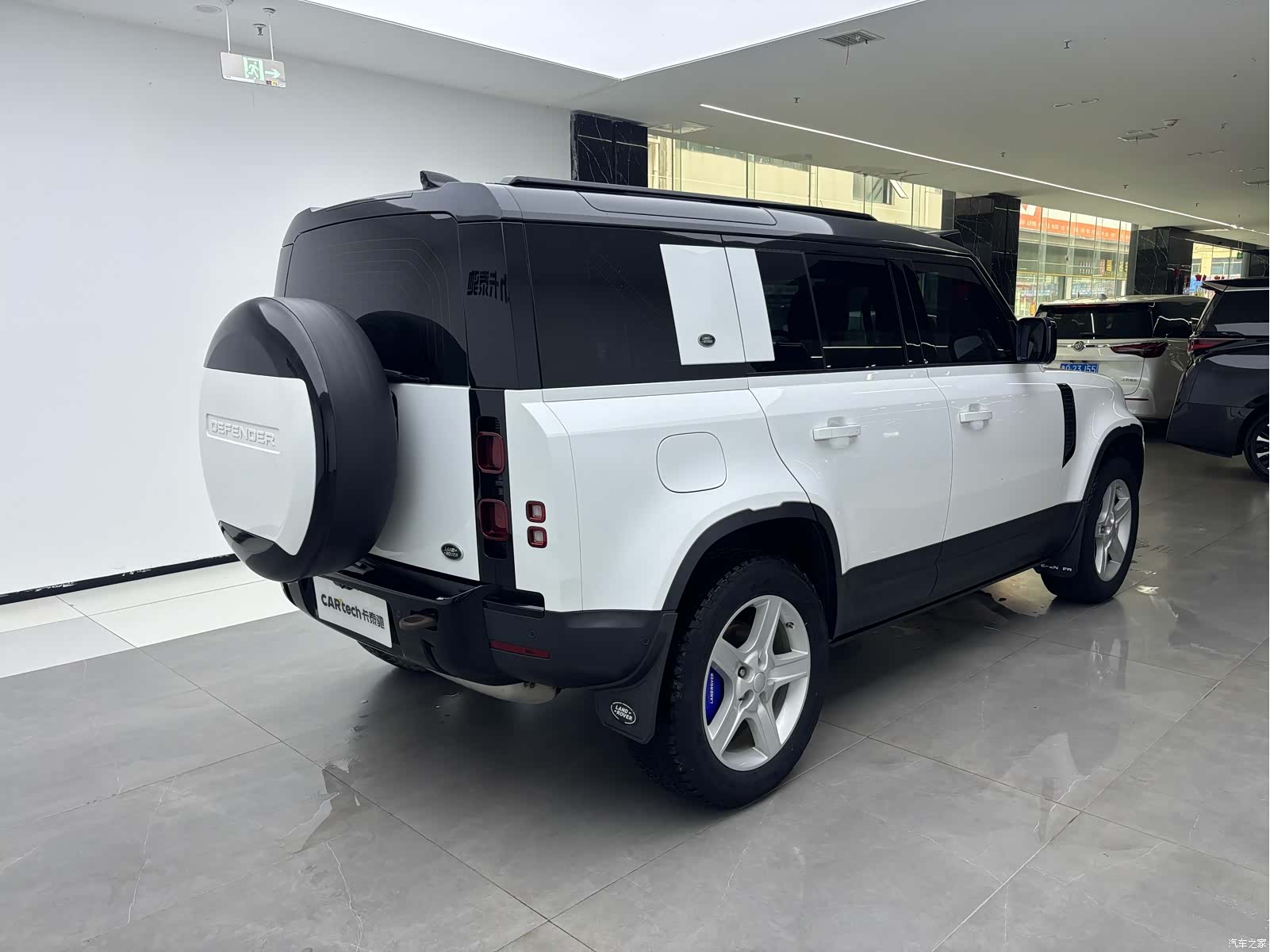 Land Rover Defender, 2022 15