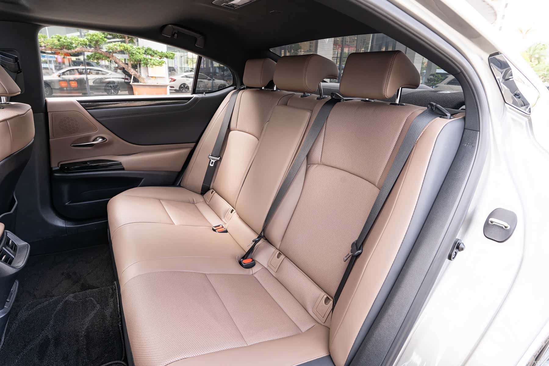 Lexus ES, 2023 12