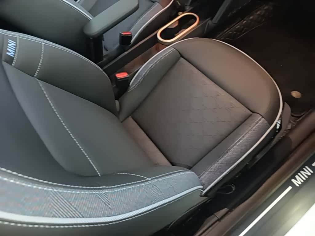 Mini Cooper, 2025 20