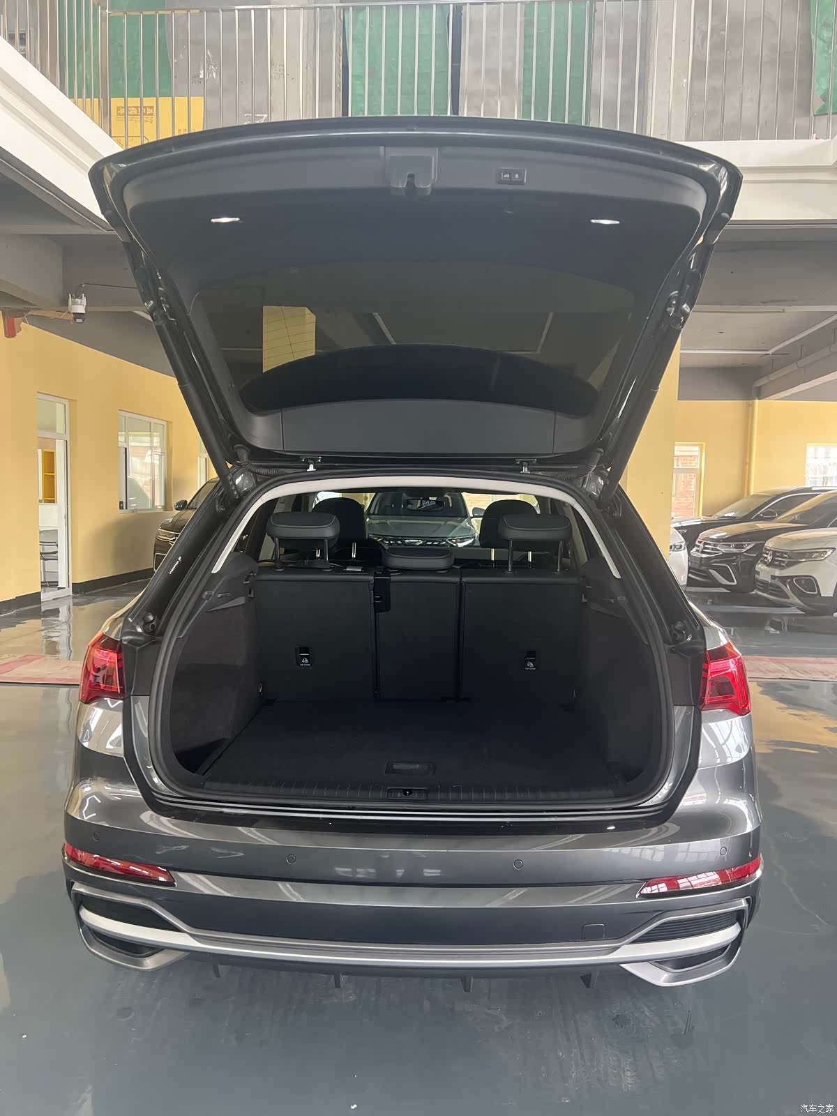 Audi Q3, 2023 10