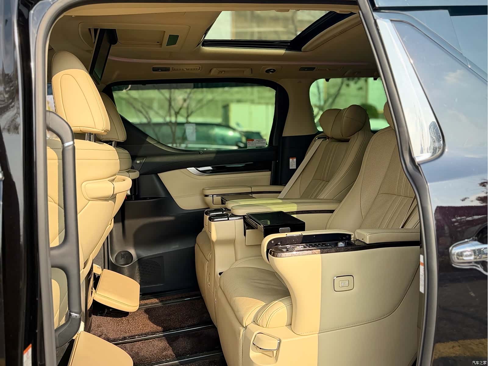 Toyota Vellfire, 2020 14