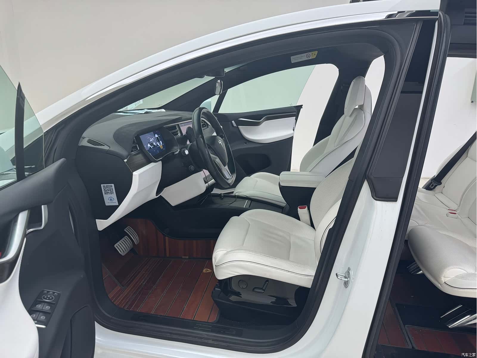 Tesla Model X, 2016 9