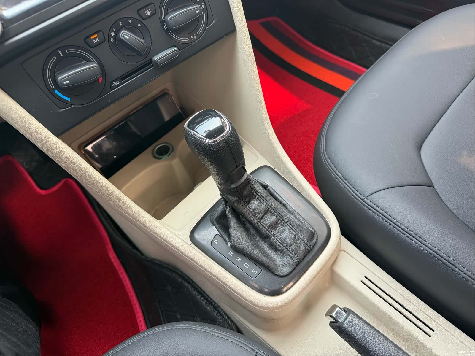 Skoda Rapid, 2013 22