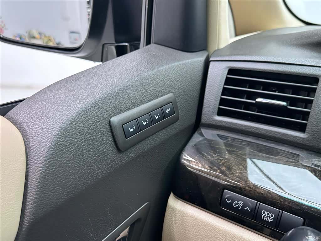 Toyota Alphard, 2014 24