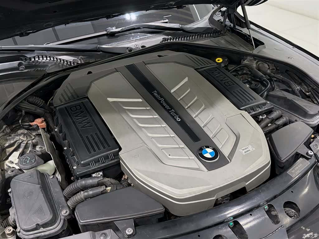 BMW 7 Series, 2012 21