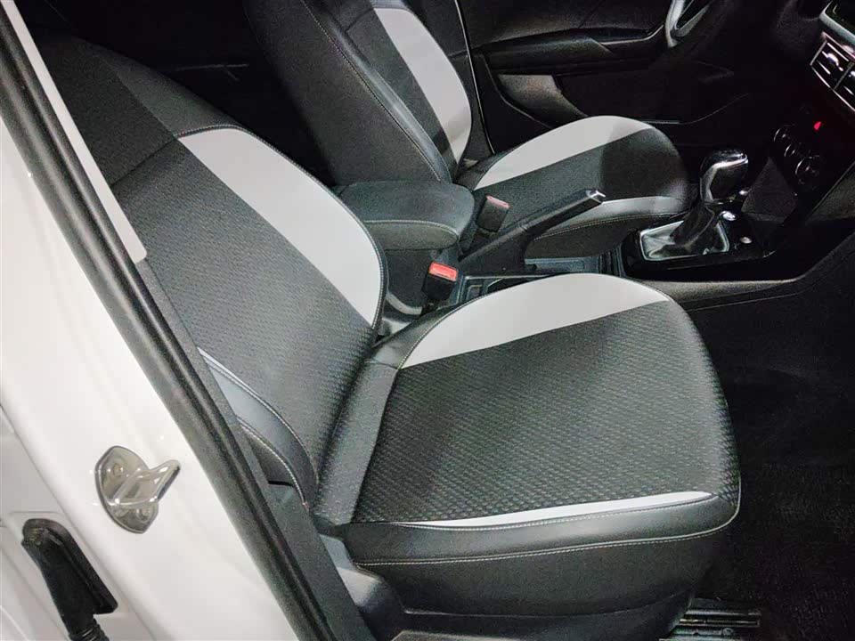 Volkswagen Exploring the shadow