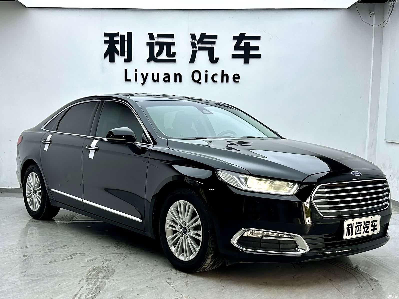 Ford Taurus, 2017 3