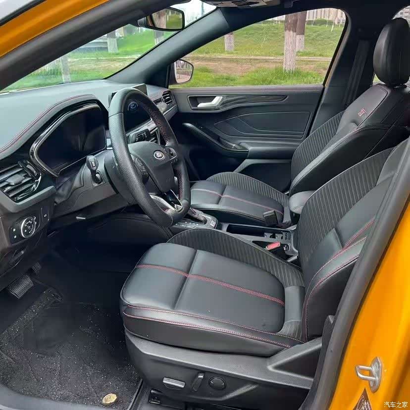 Ford Focus, 2023 6