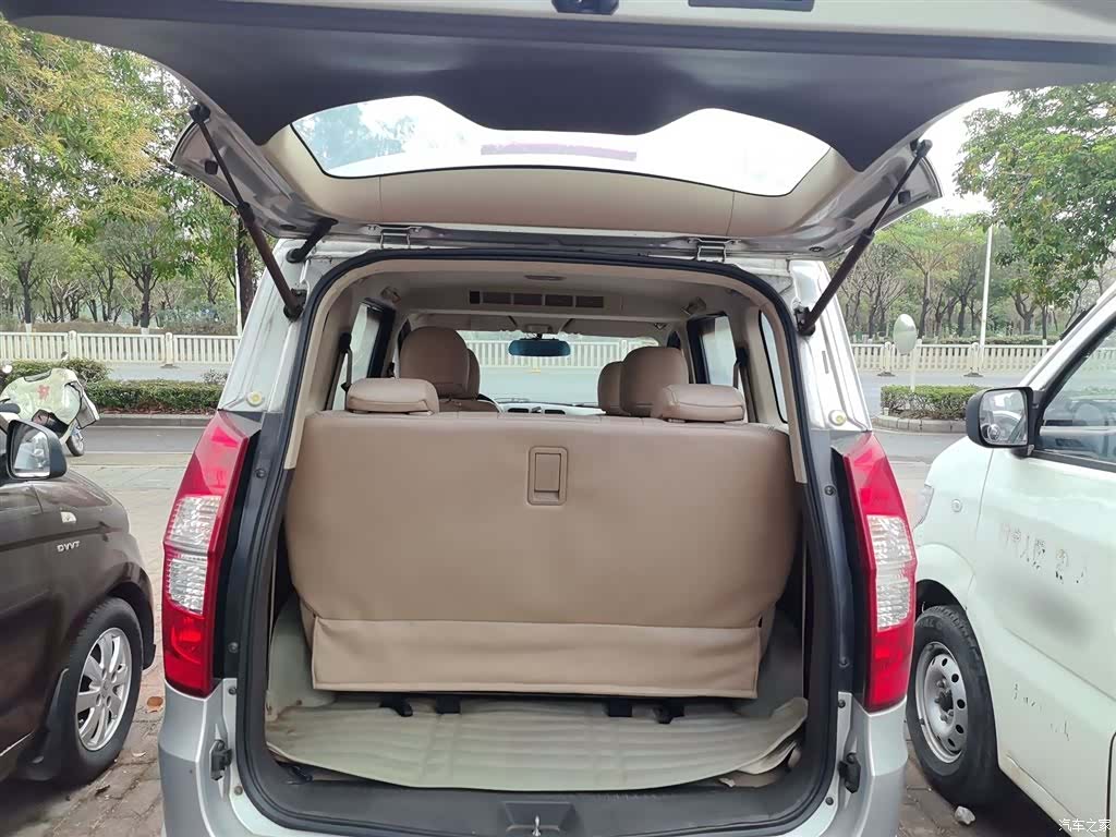 Wuling Hongguang, 2015 15