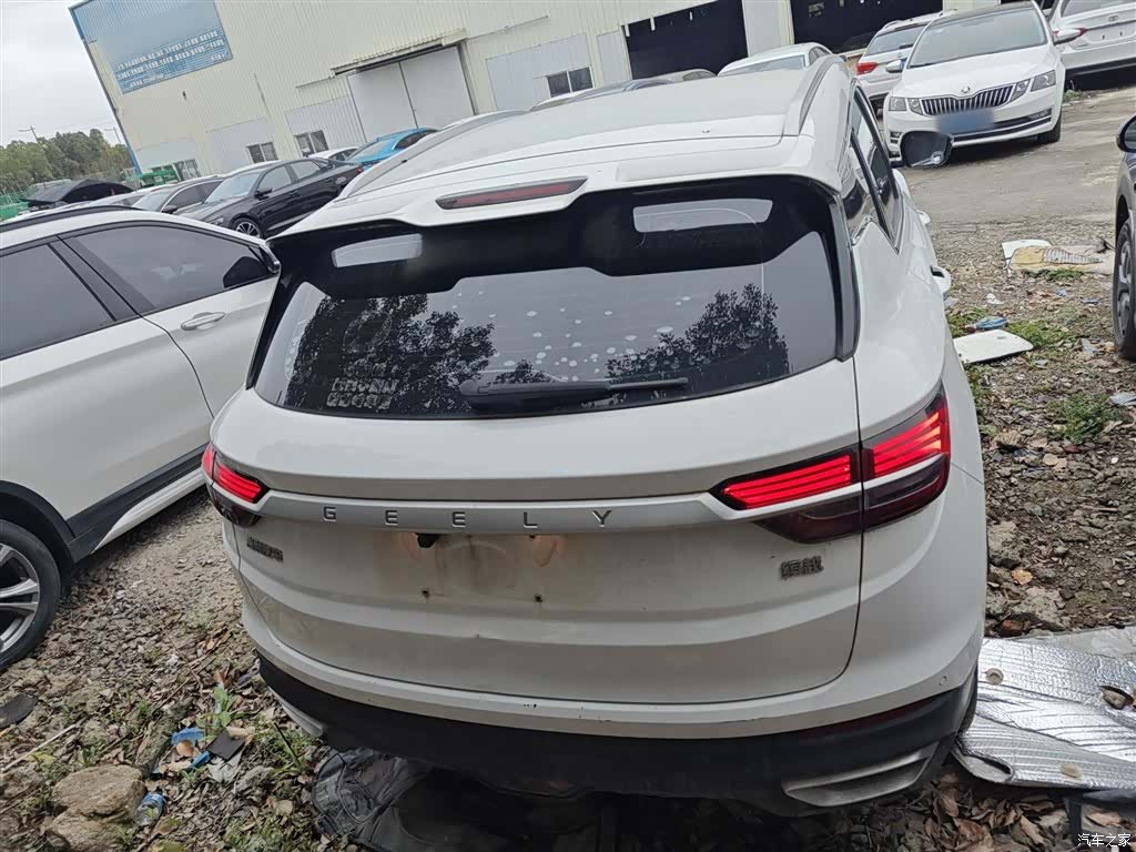 Geely Coolray, 2021 4