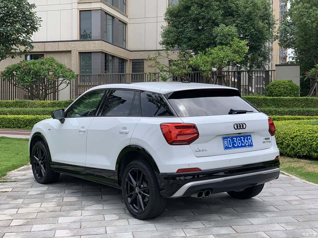 Audi Q2L, 2020 все фото