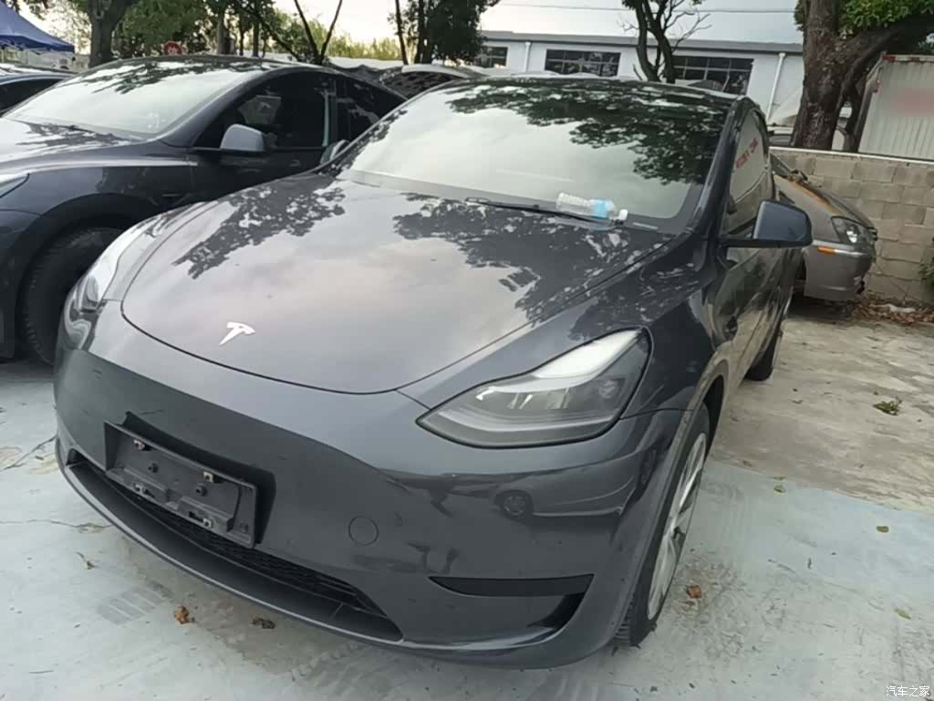 Tesla Model Y, 2022 1