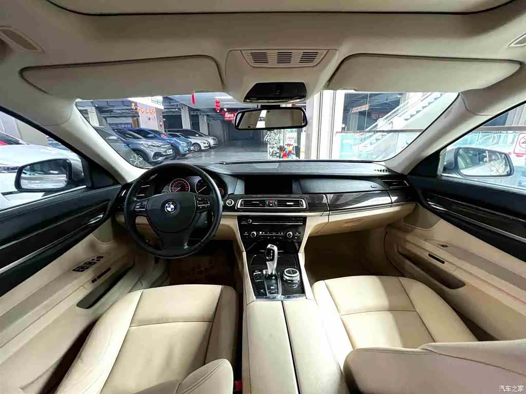 BMW 7 Series, 2012 8