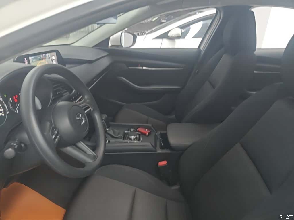 Mazda Mazda3, 2020 15