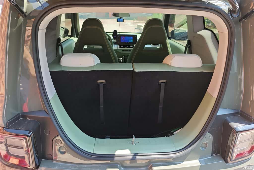 Geely Panda, 2025 4