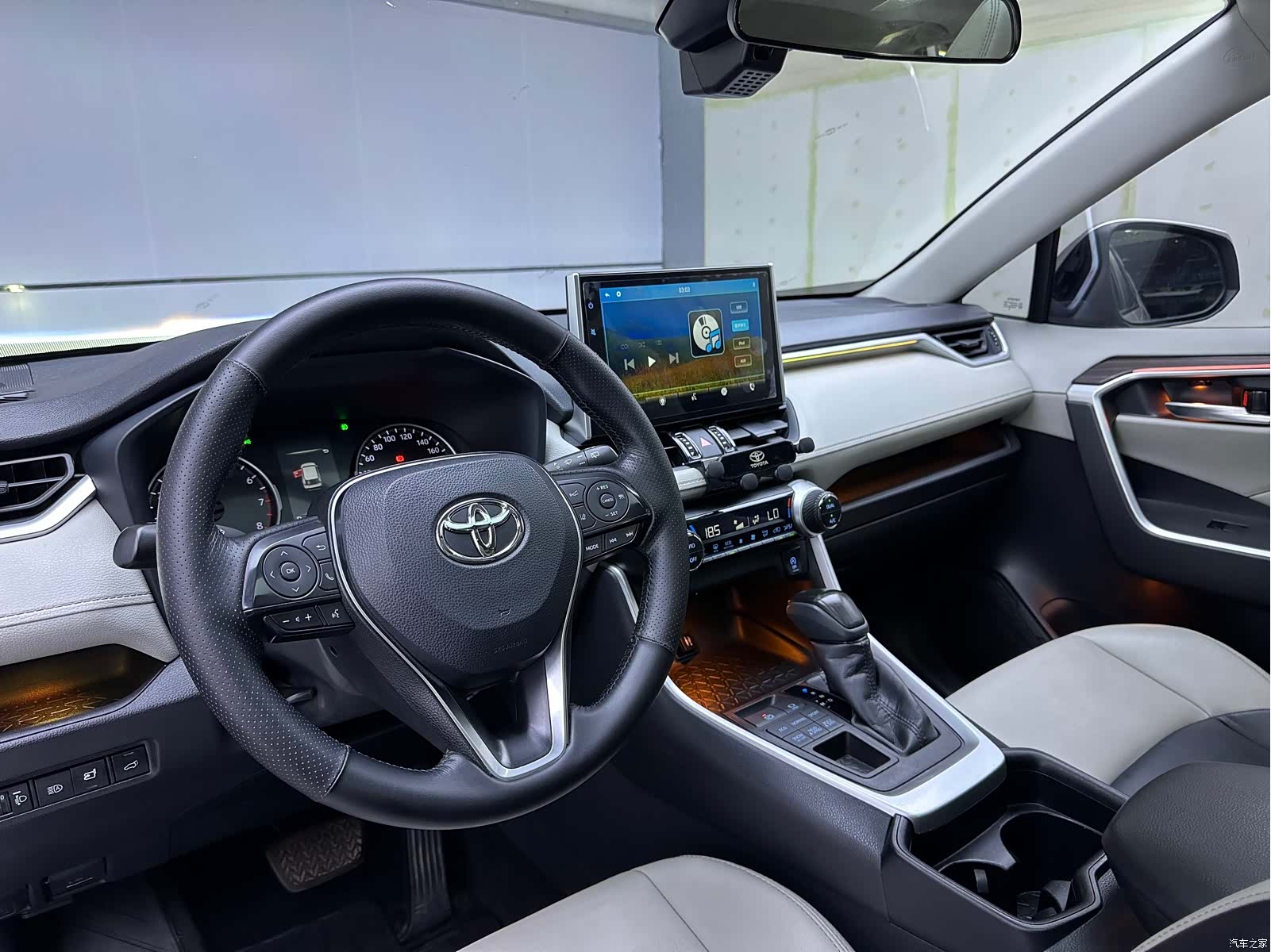 Toyota Wildlander, 2023 10