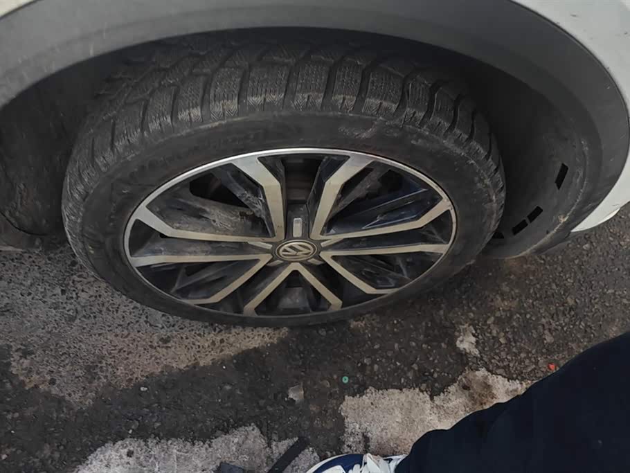 Volkswagen T-ROC exploring Songs