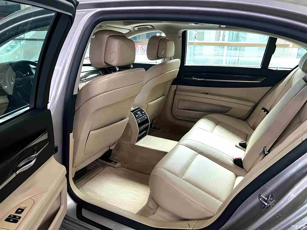 BMW 7 Series, 2012 7