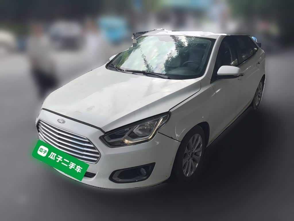 Ford Escort 2015 1.5L AT Fashion