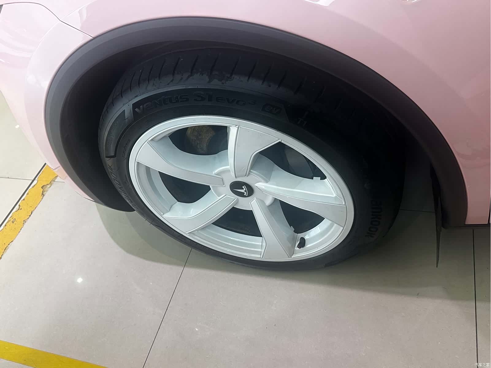 Tesla Model Y, 2025 6