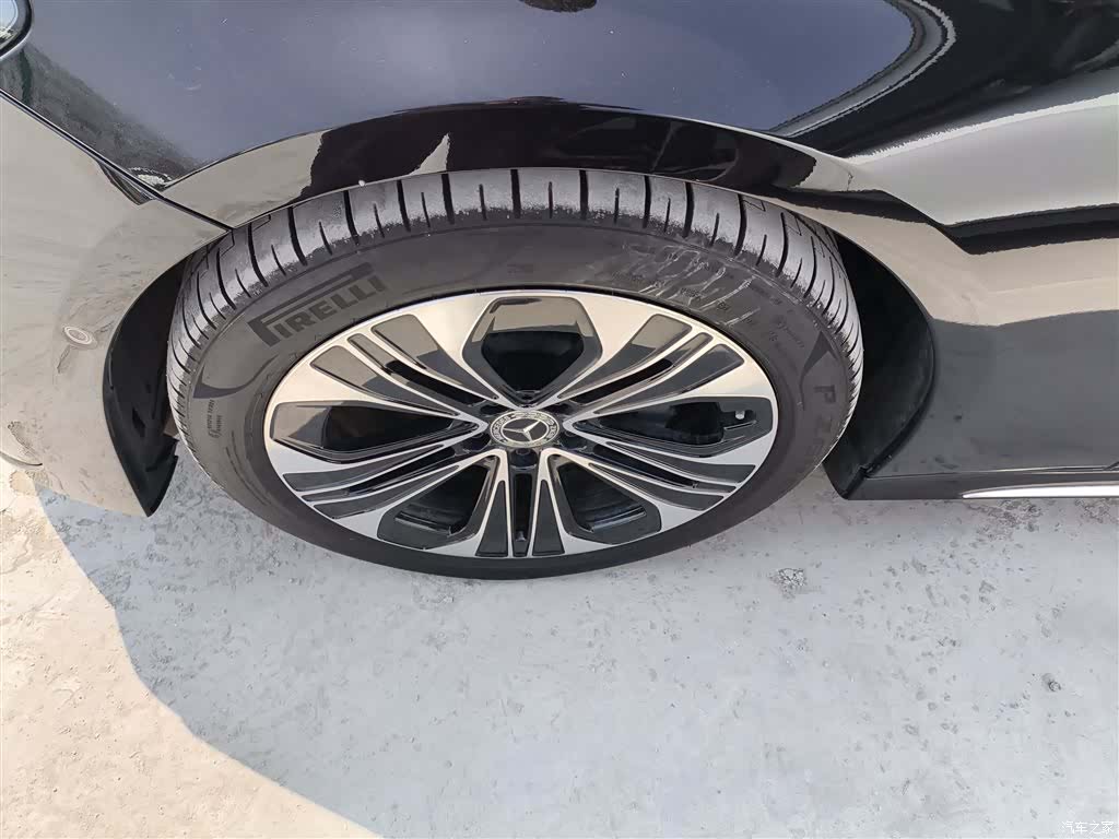 Mercedes-Benz E-Class, 2024 23