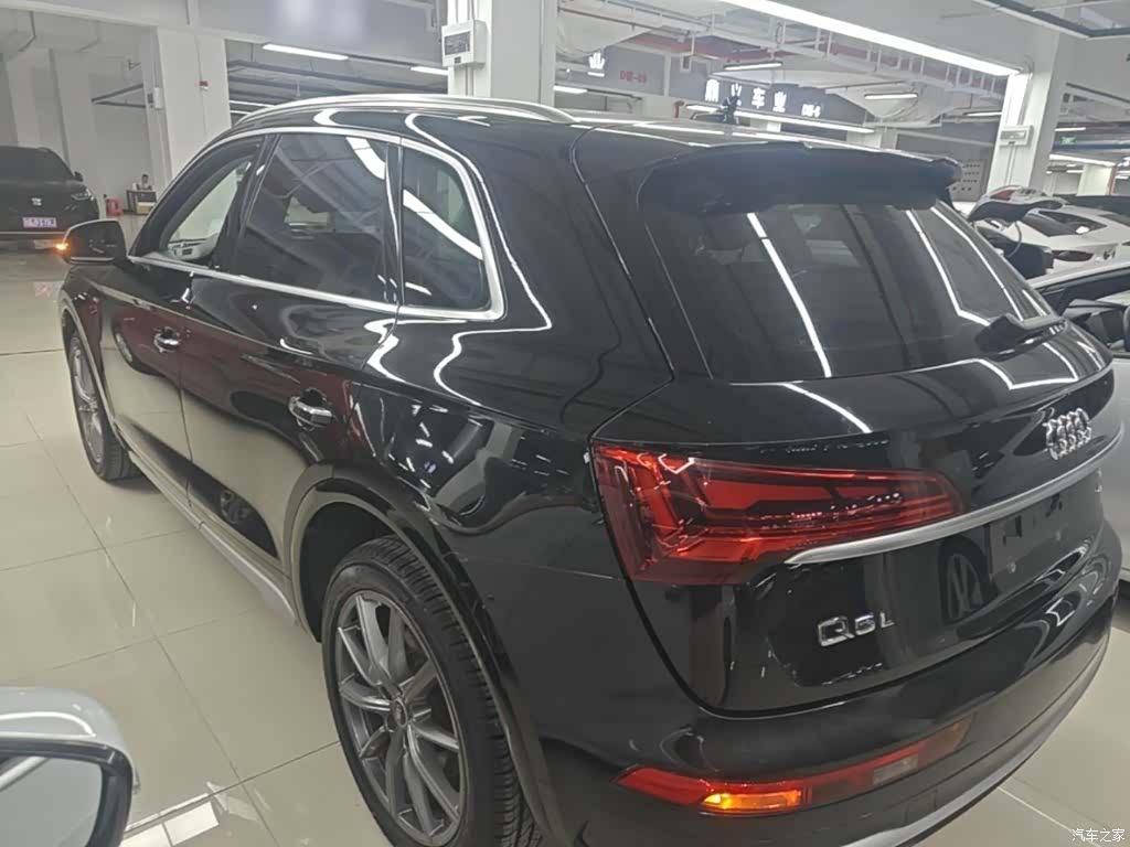 Audi Q5L, 2022 все фото