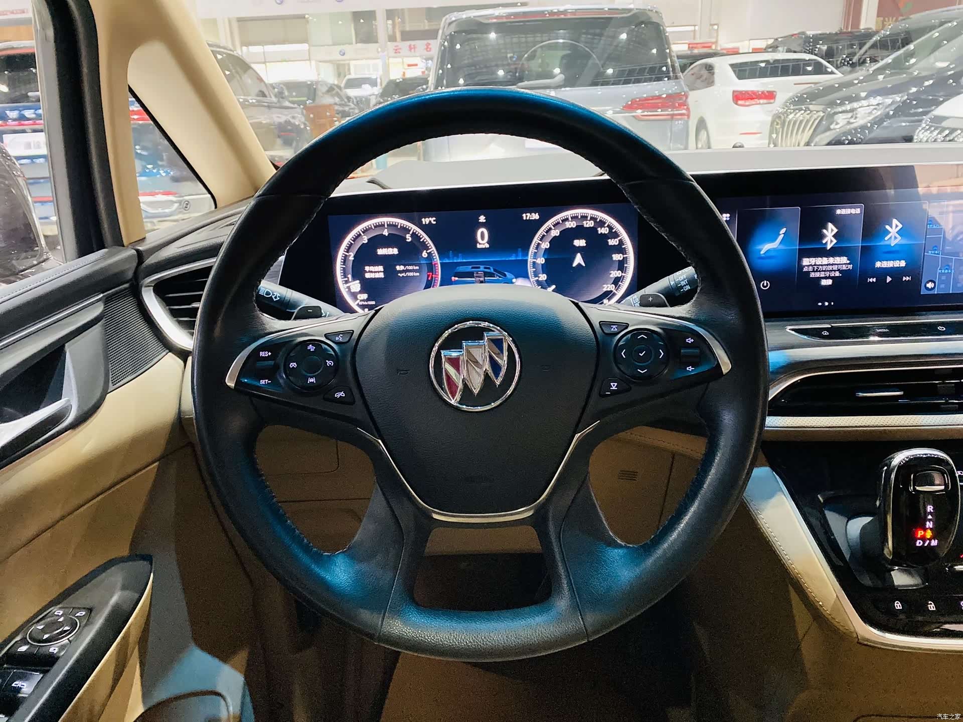 Buick GL8, 2021 3