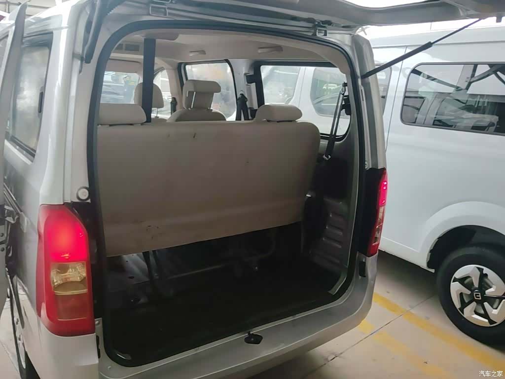 Wuling V, 2017 19
