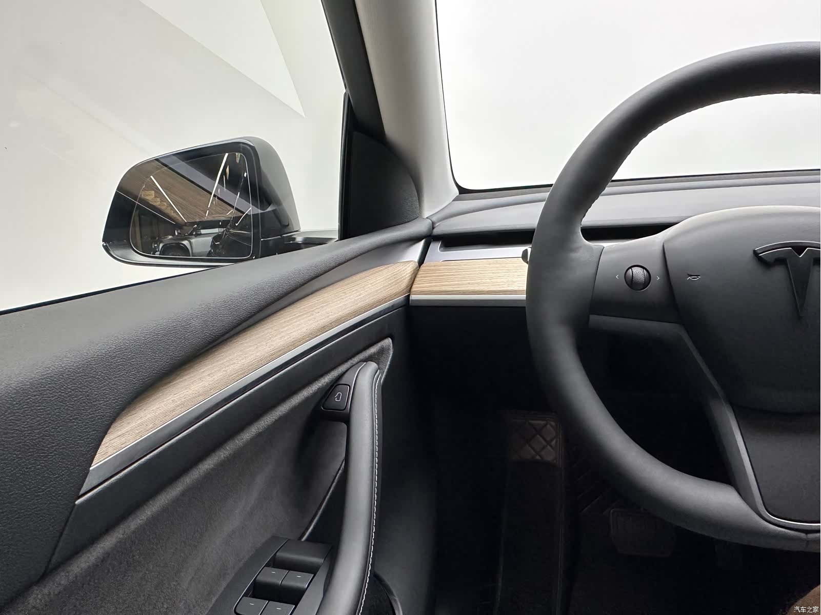 Tesla Model Y, 2023 20