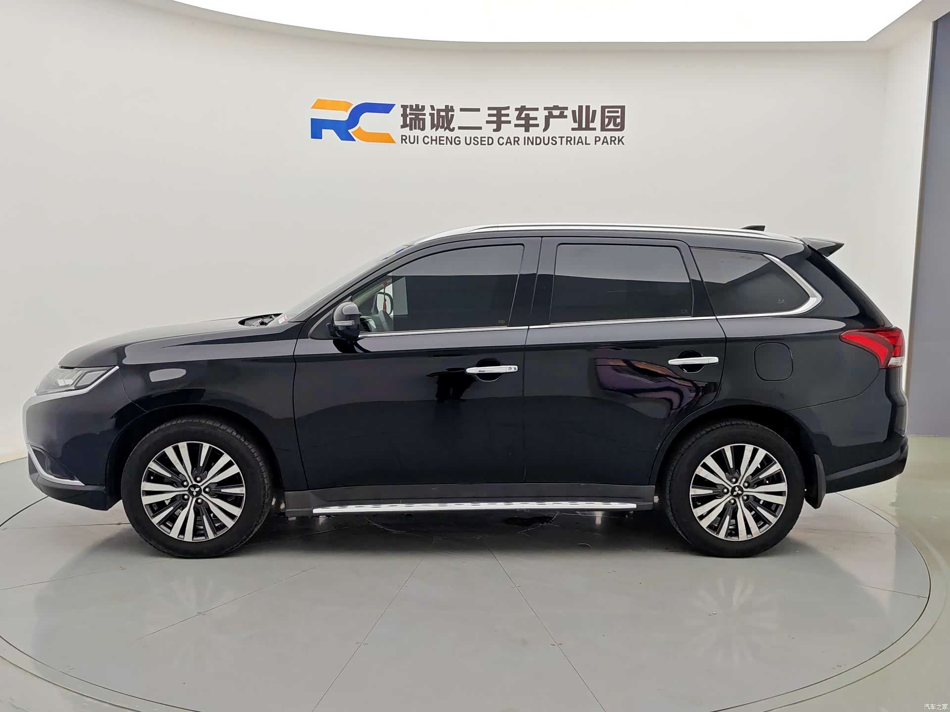 Mitsubishi Outlander, 2023 3