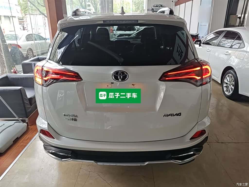 Toyota RAV4, 2017 6