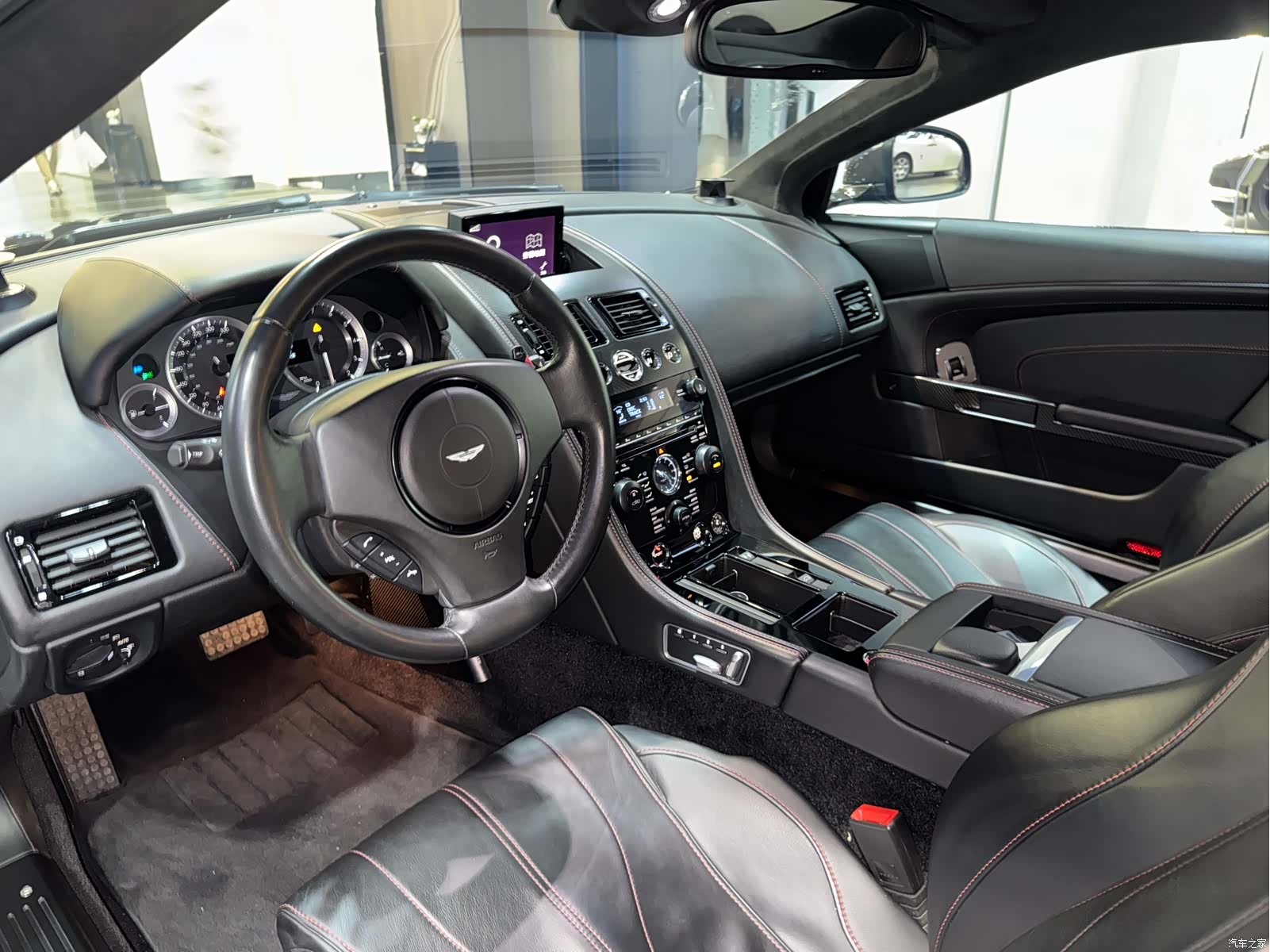 Aston Martin DB9, 2015 7