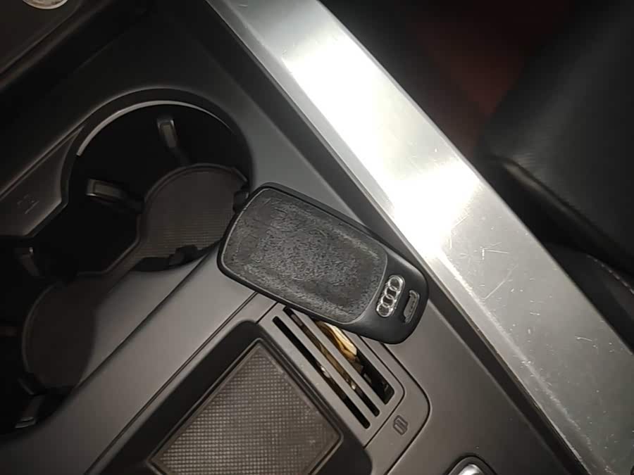 Audi A4L 2023, фото 9