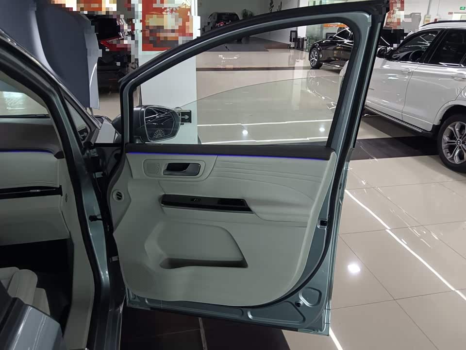 JAC Refine Ruifeng RF8 PHEV