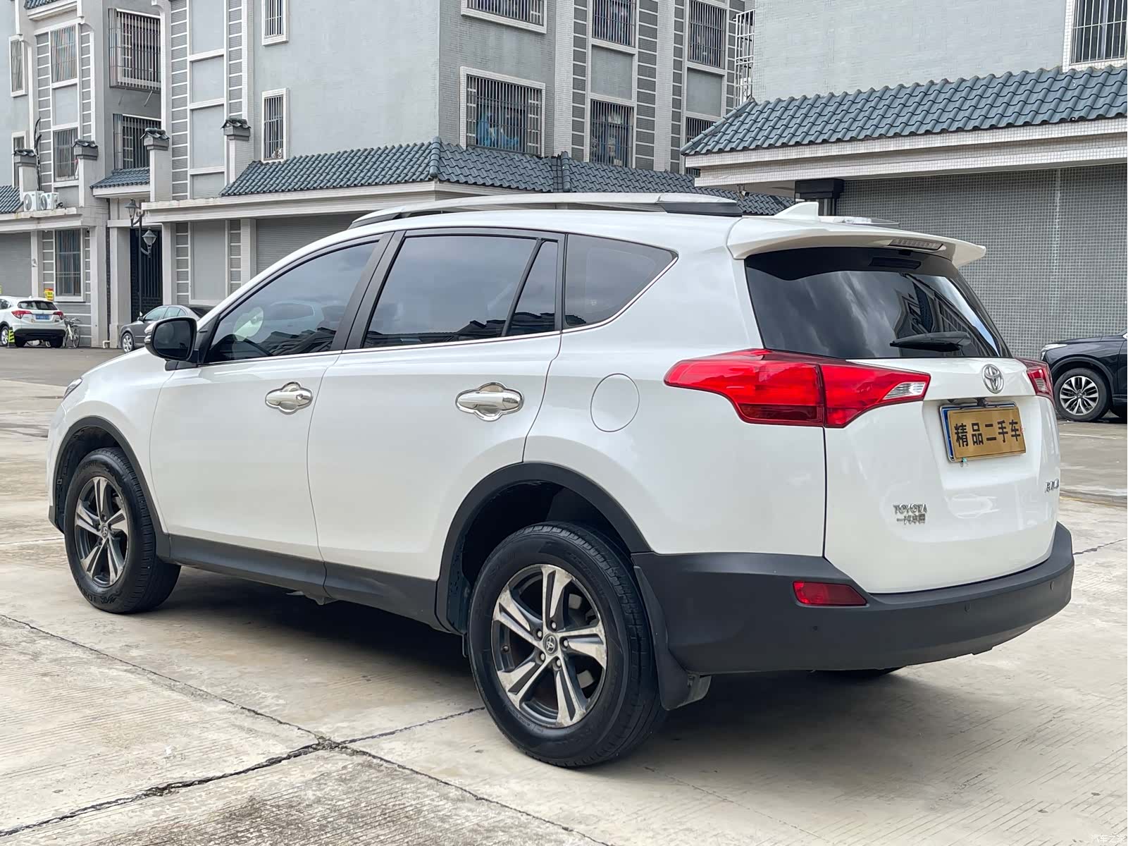 Toyota RAV4, 2015 4