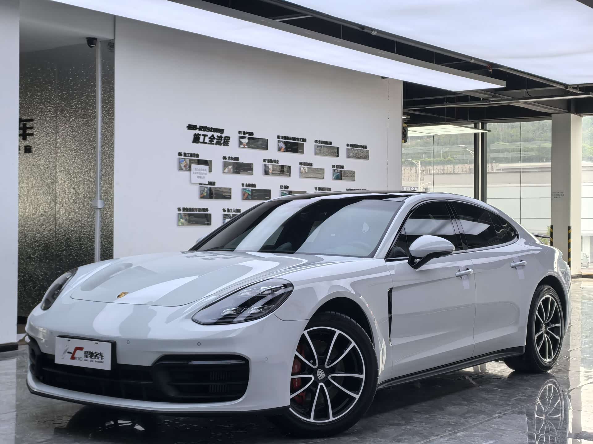 Porsche Panamera, 2022 1
