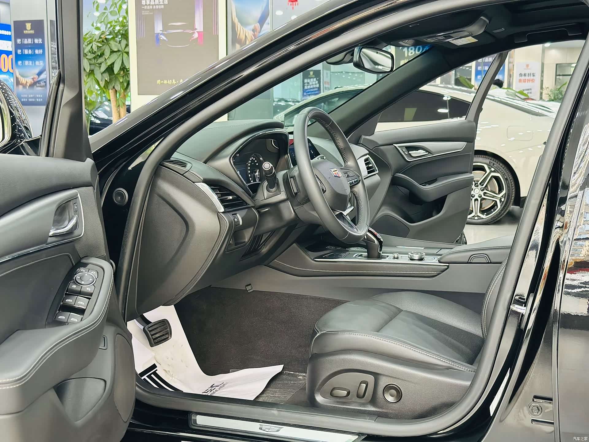 Cadillac CT5, 2022 все фото