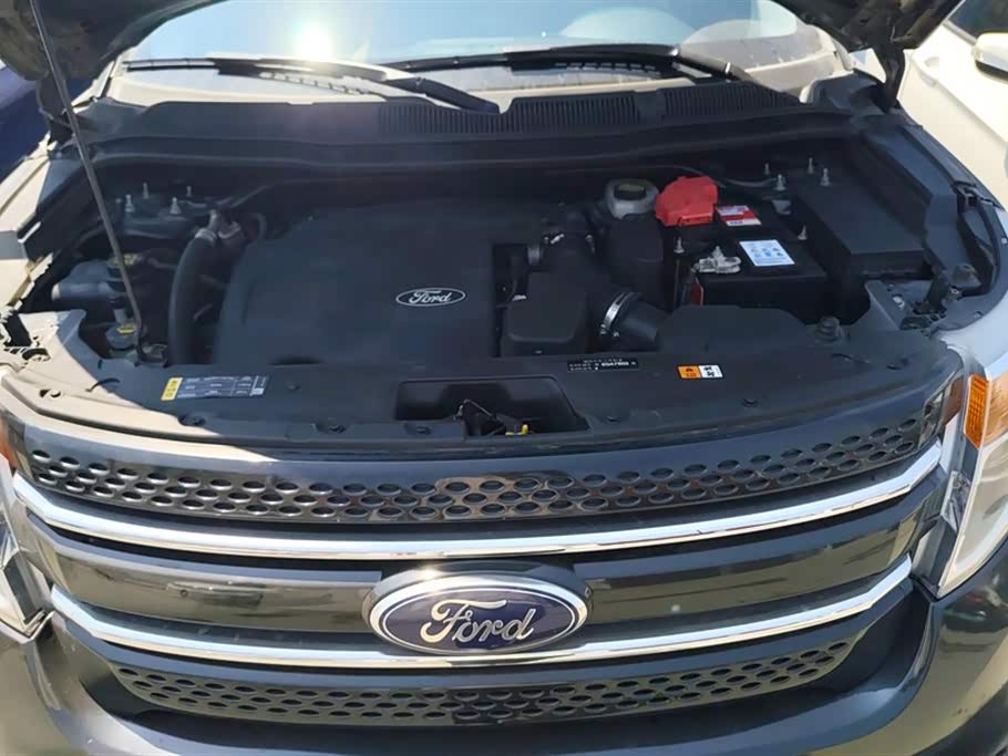 Ford Explorer Ford Explorer
