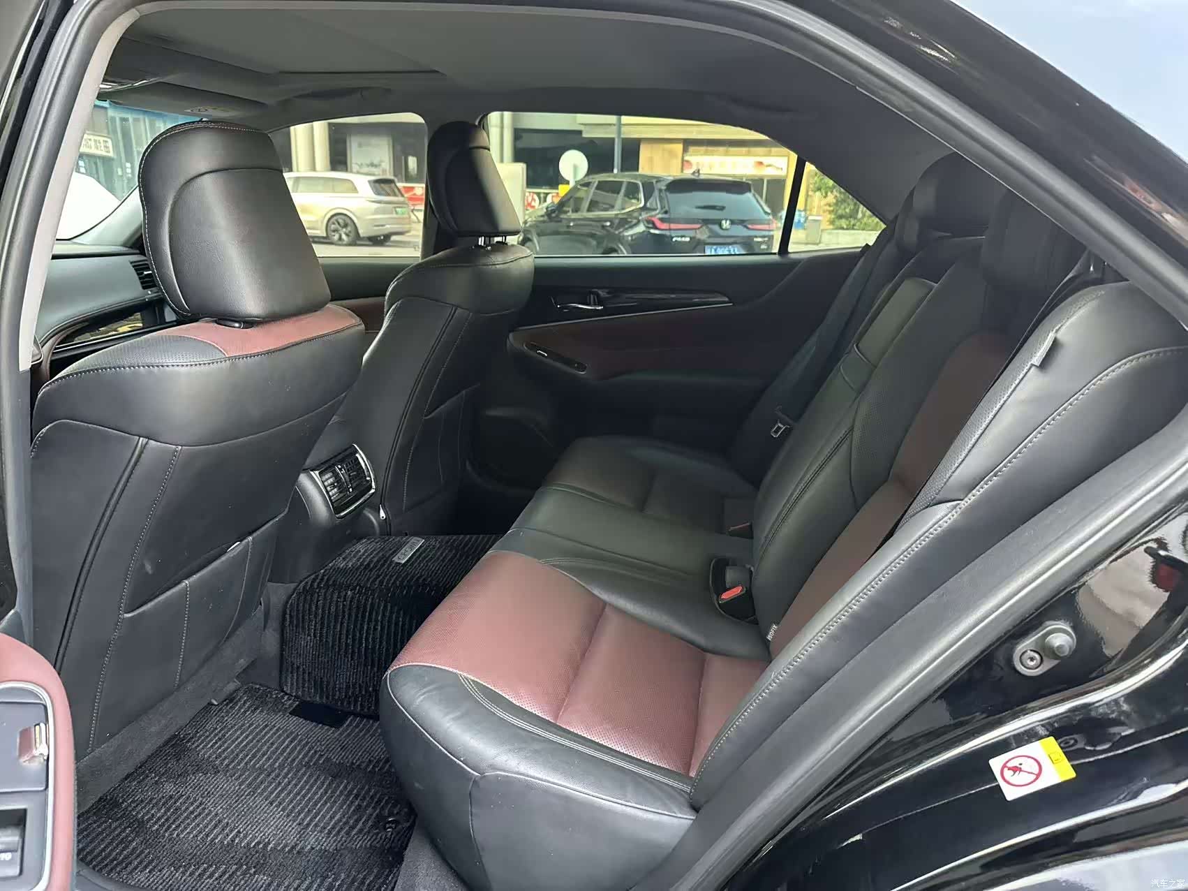 Toyota Crown, 2018 6