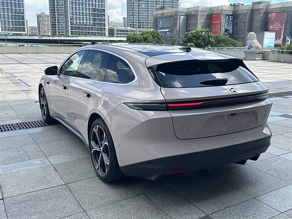 NIO ET5T