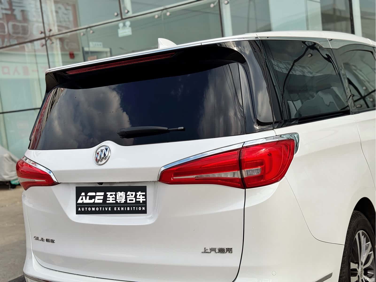 Buick GL8, 2018 9