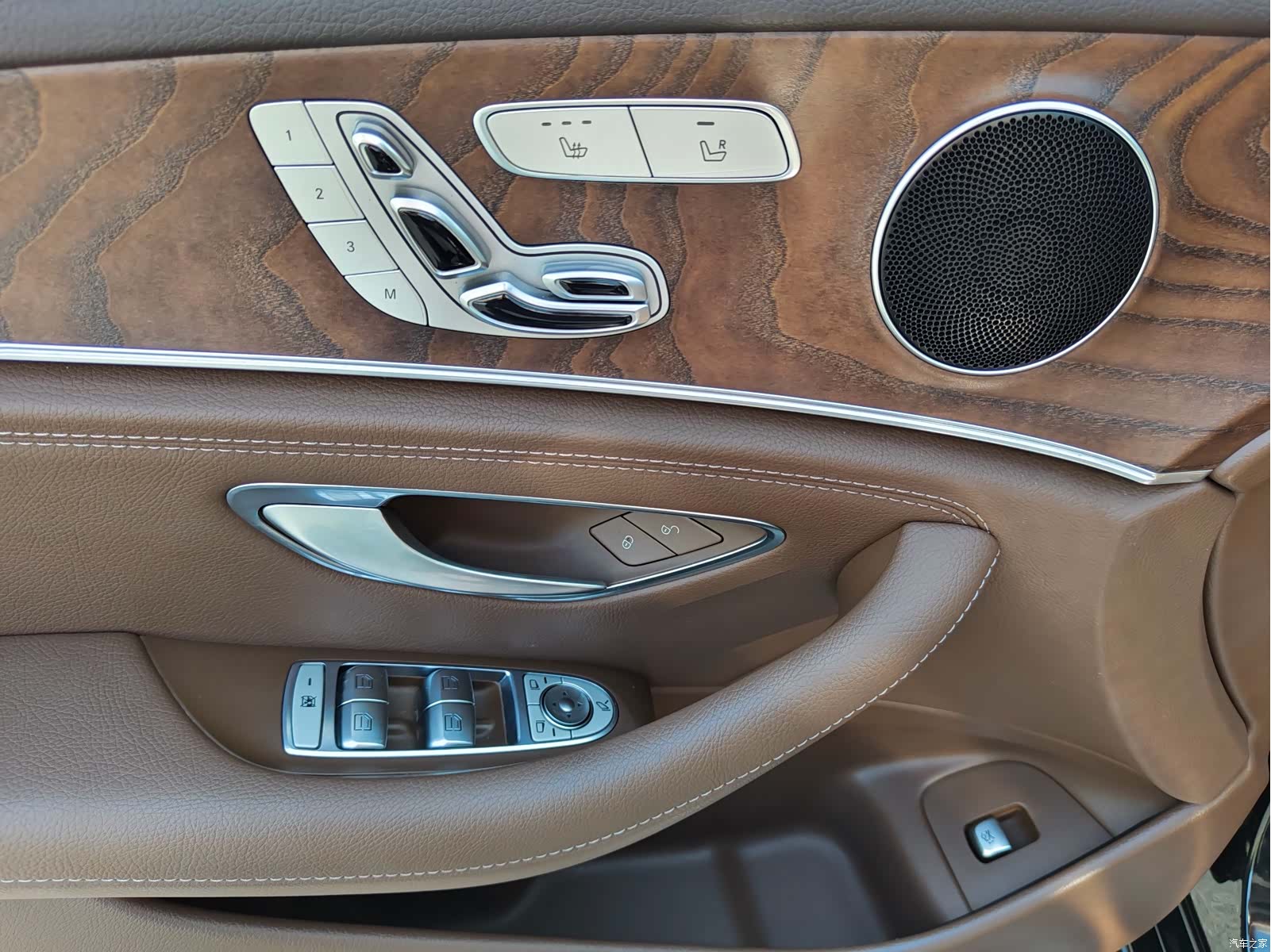 Mercedes-Benz E-Class, 2023 21