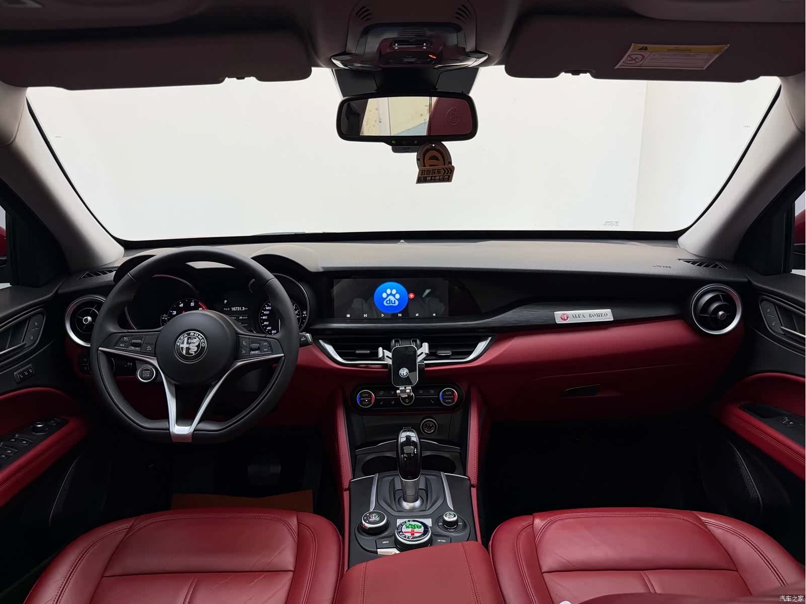 Alfa Romeo Stelvio, 2019 9