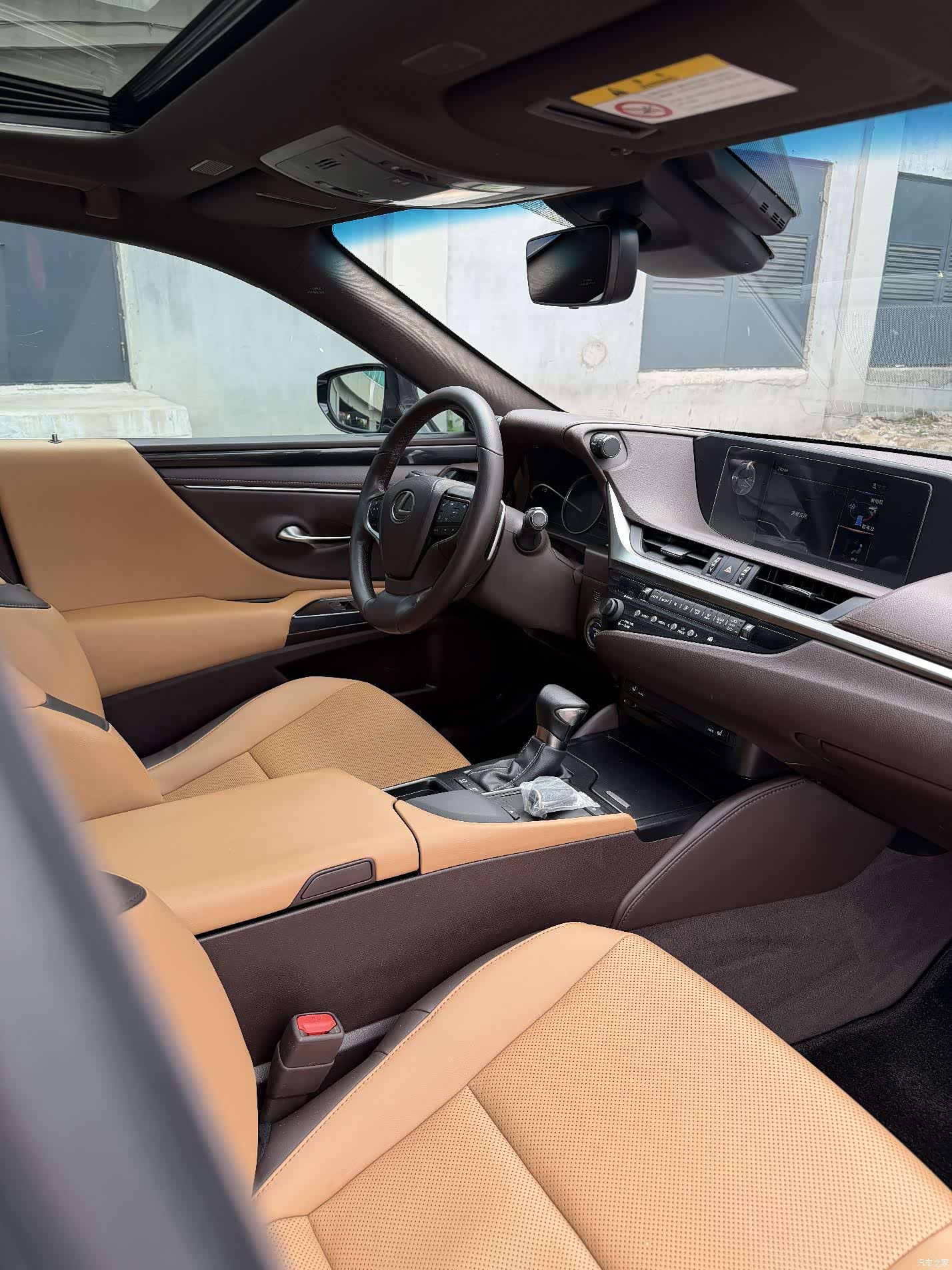 Lexus ES, 2018 8