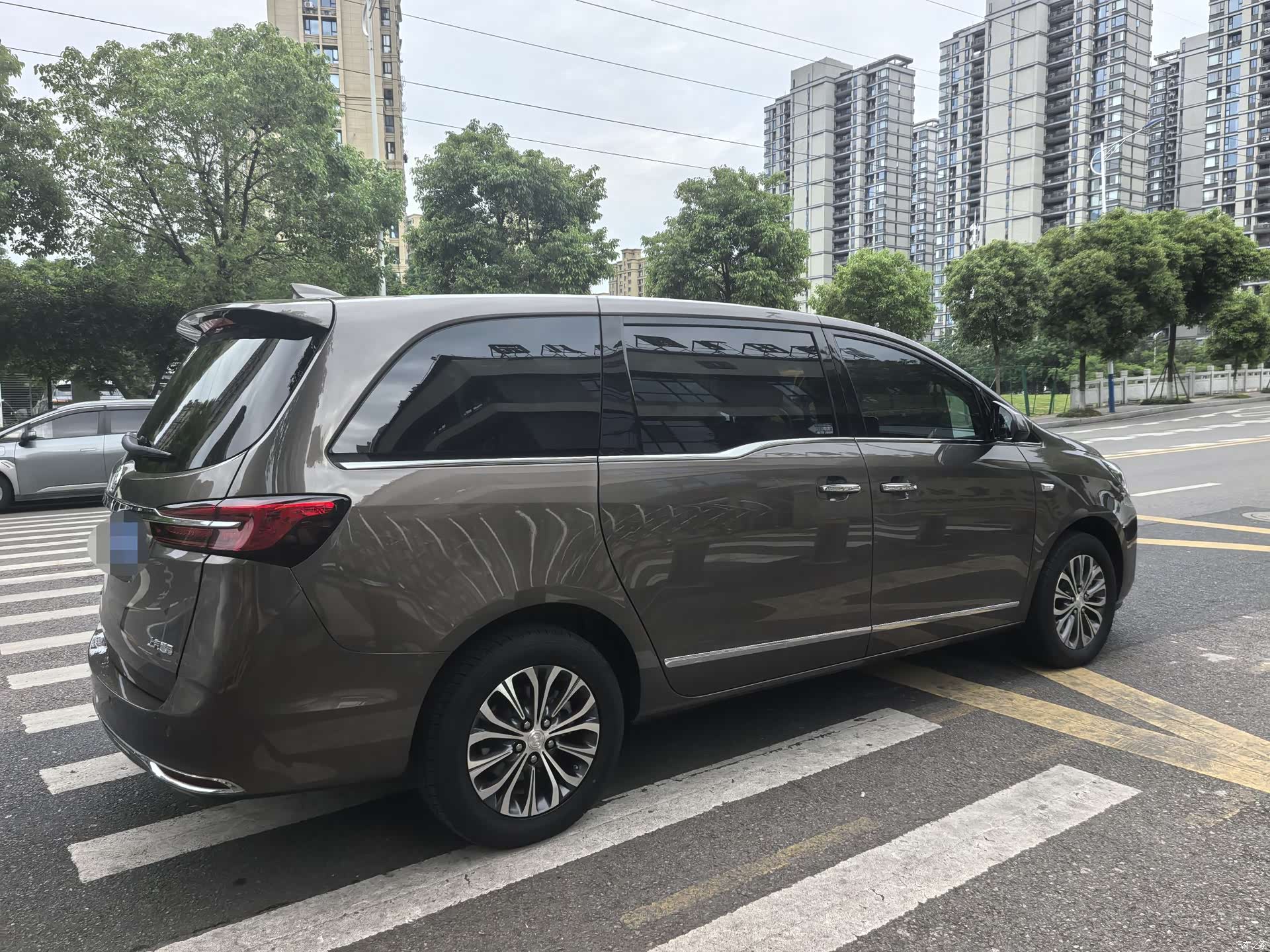 Buick GL8, 2023 4