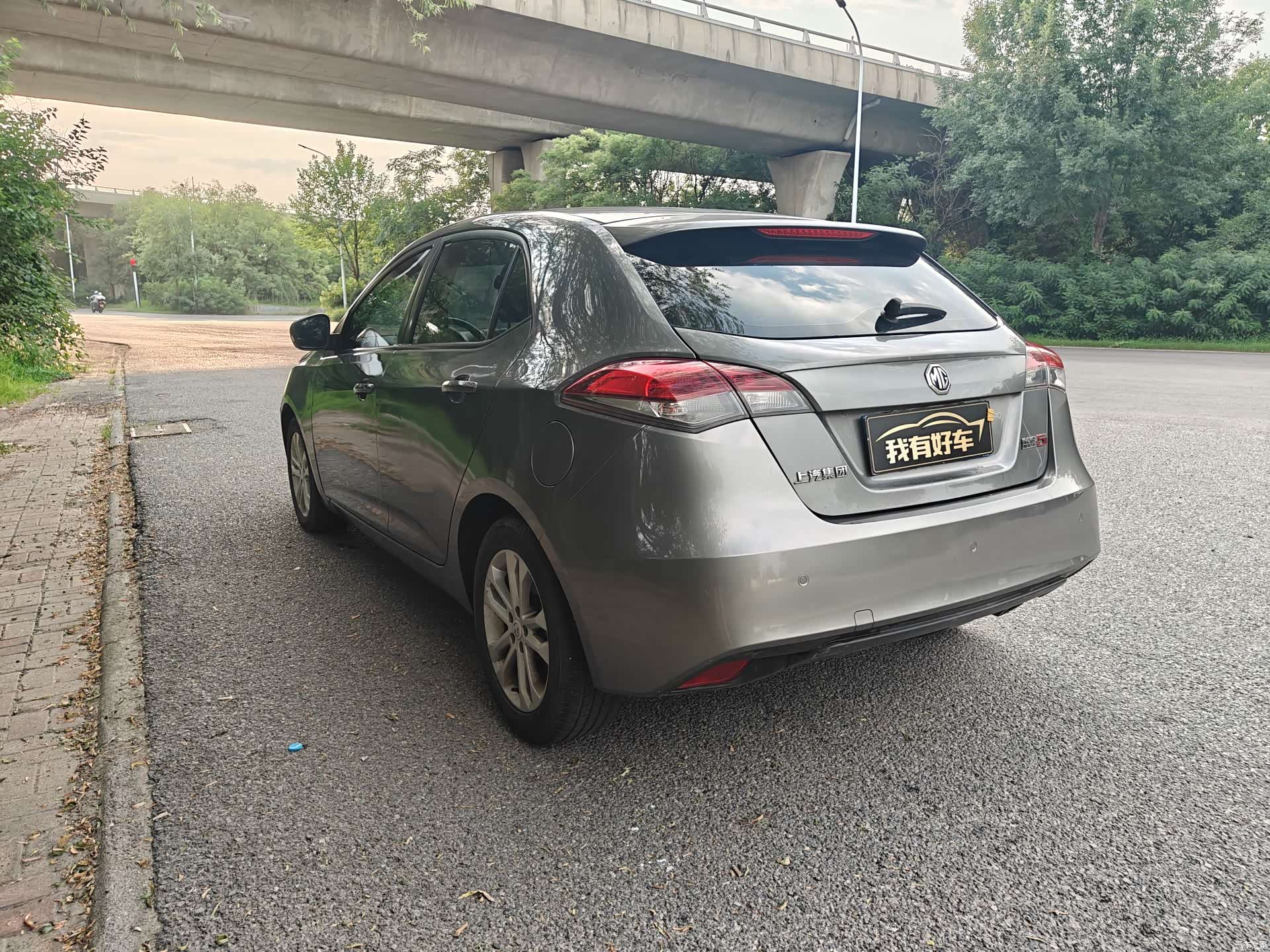 MG MG5, 2013 9