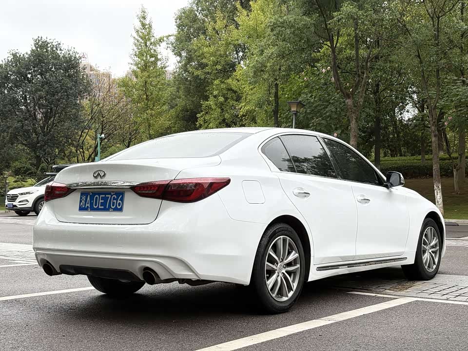 Infiniti Q50L
