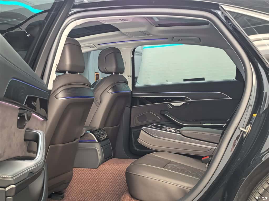 Audi A8L, 2025 7