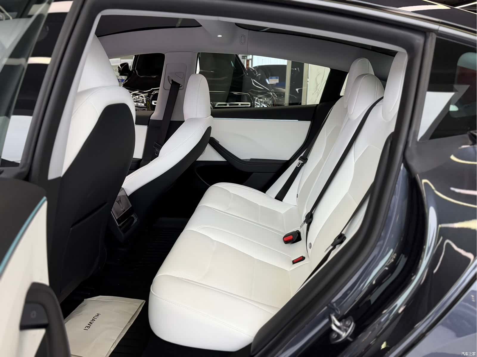 Tesla Model 3, 2025 14